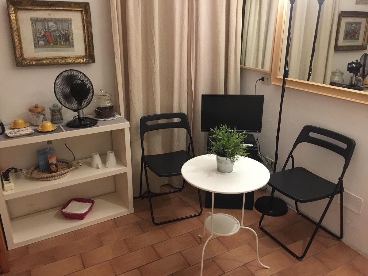 Small Navona Studio Rome Luaran gambar